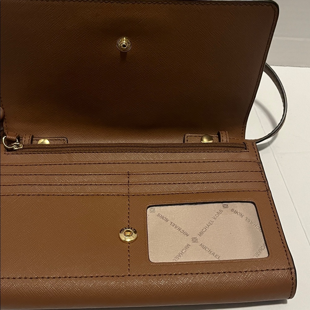 Michael Kors Brown Crossbody bag Wallet with removable strap. Good condition. - Picture 4 of 9